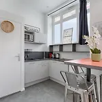 Appartement De Charme Au Coeur Des Batignolles