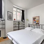 Appartement De Charme Au Coeur Des Batignolles